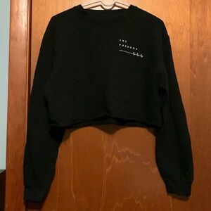 Black Cropped sweatshirt 🌻2/$10🌻